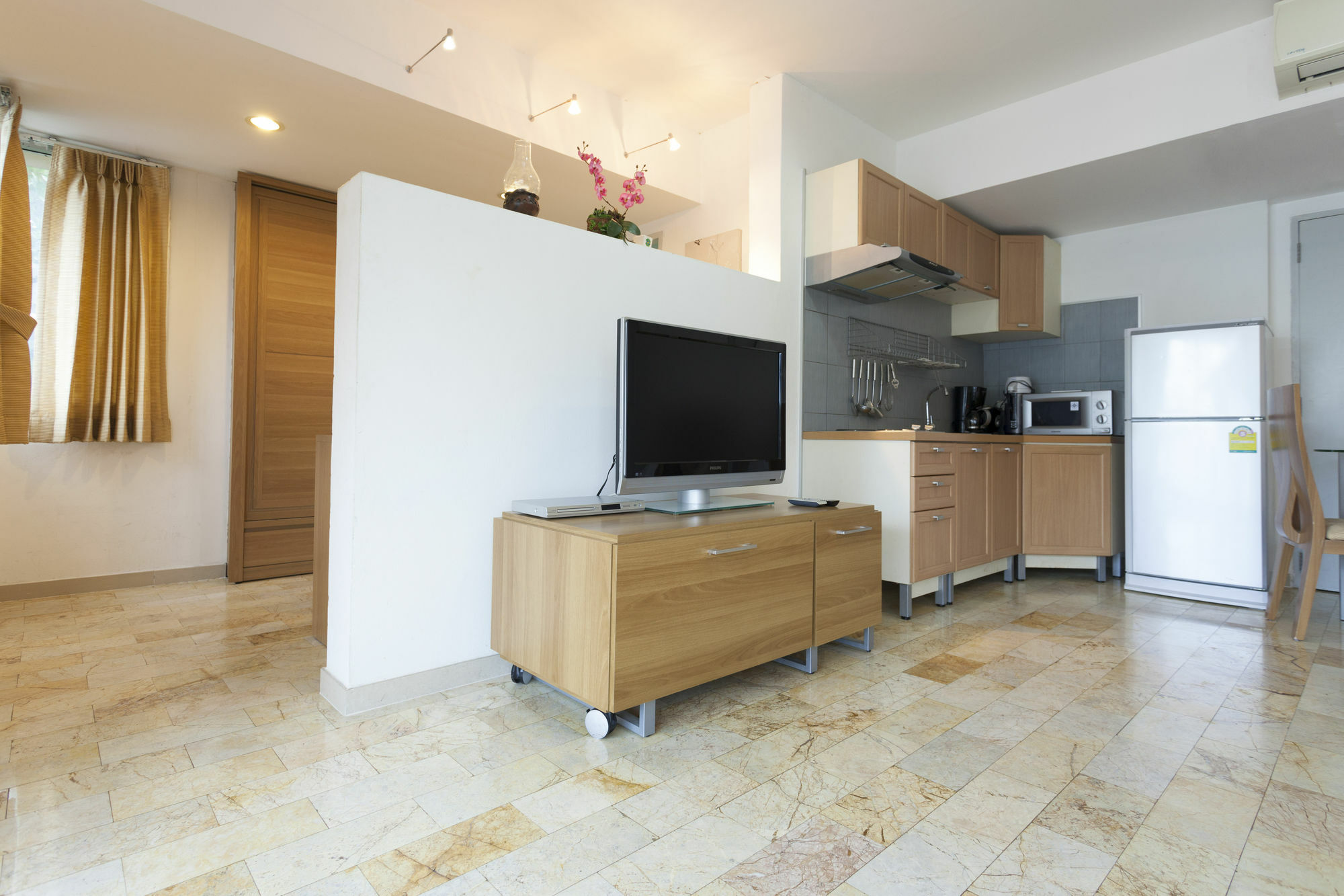 Galare Thong Tower Aparthotel Chiang Mai Buitenkant foto