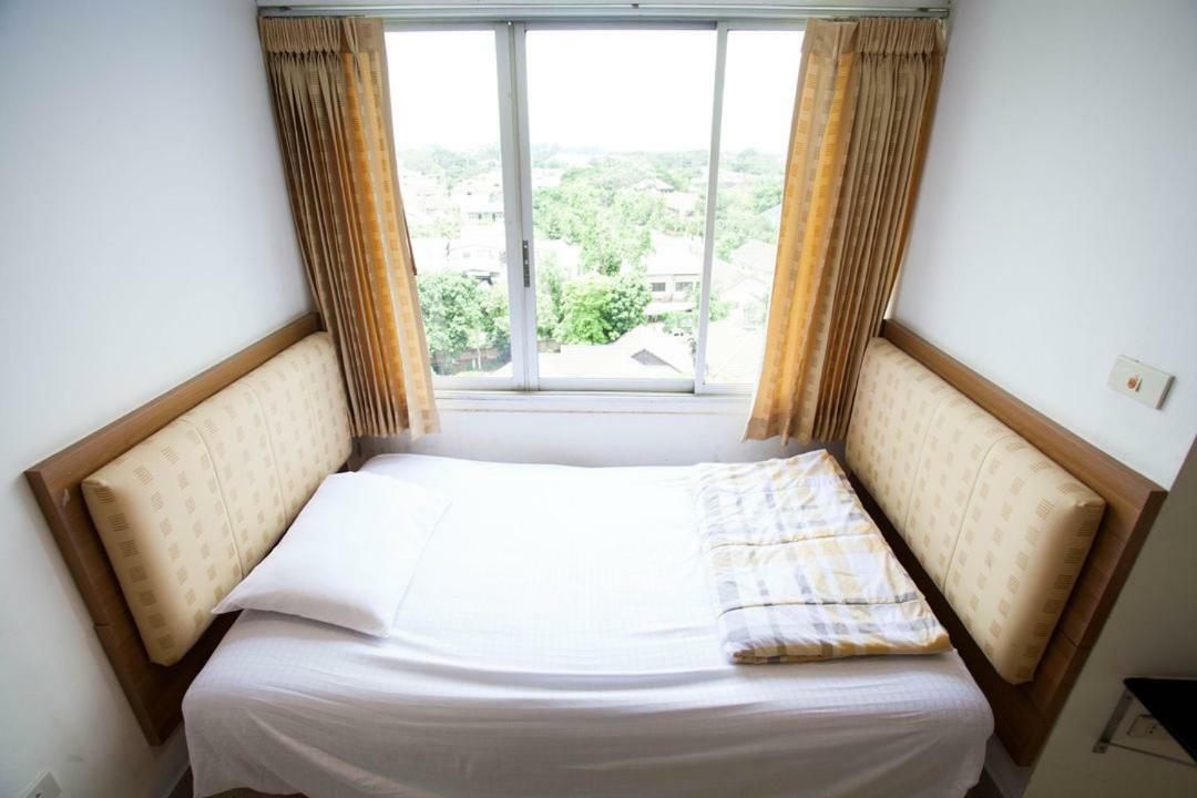 Galare Thong Tower Aparthotel Chiang Mai Buitenkant foto