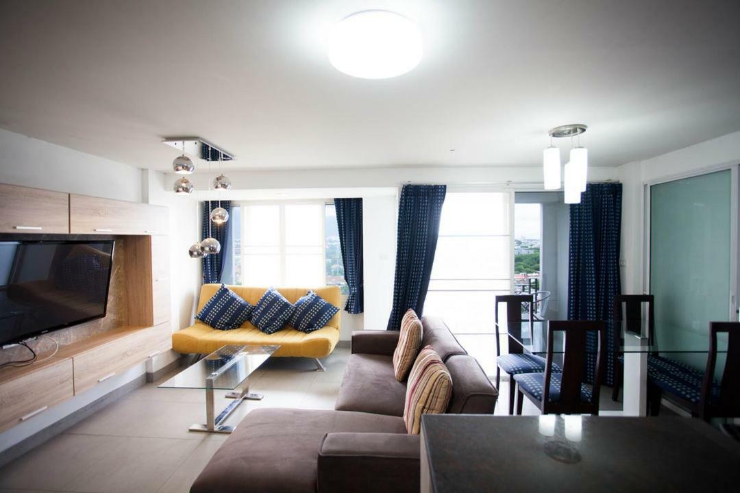 Galare Thong Tower Aparthotel Chiang Mai Buitenkant foto