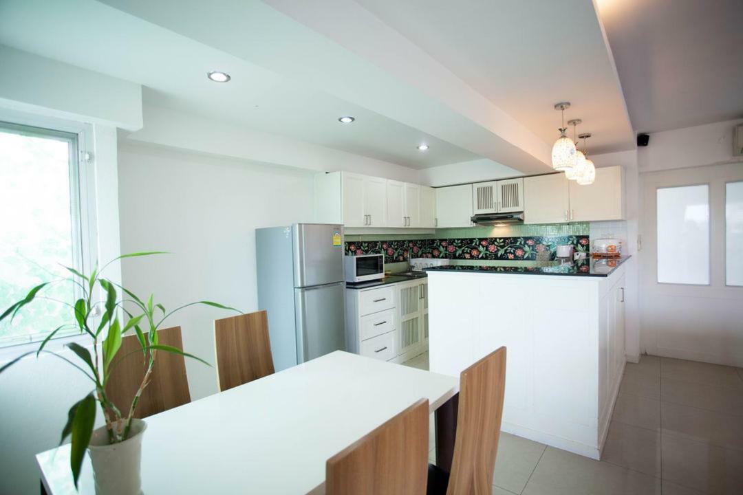 Galare Thong Tower Aparthotel Chiang Mai Buitenkant foto